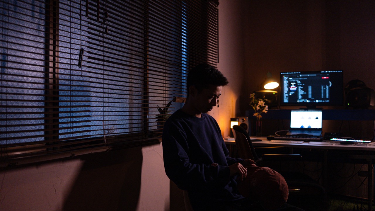 SMOKE ISLAND Pigment dye Sweat Shirt [Navy]