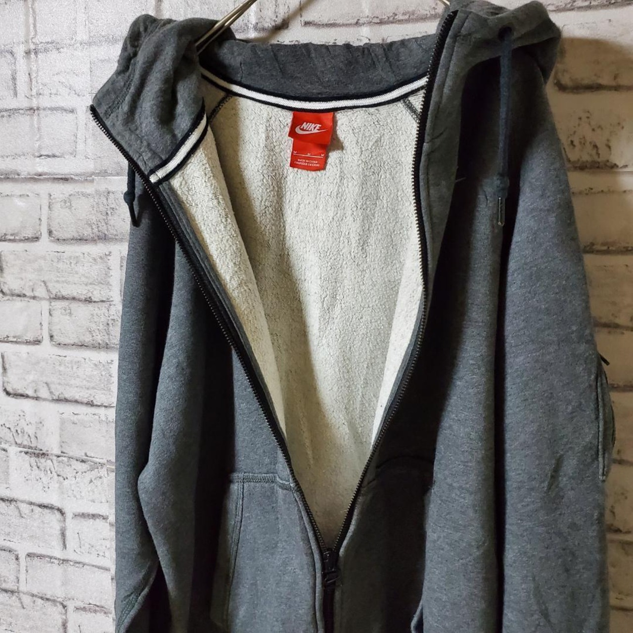 【ナイキ】パーカー　アウトドア　スポーツ