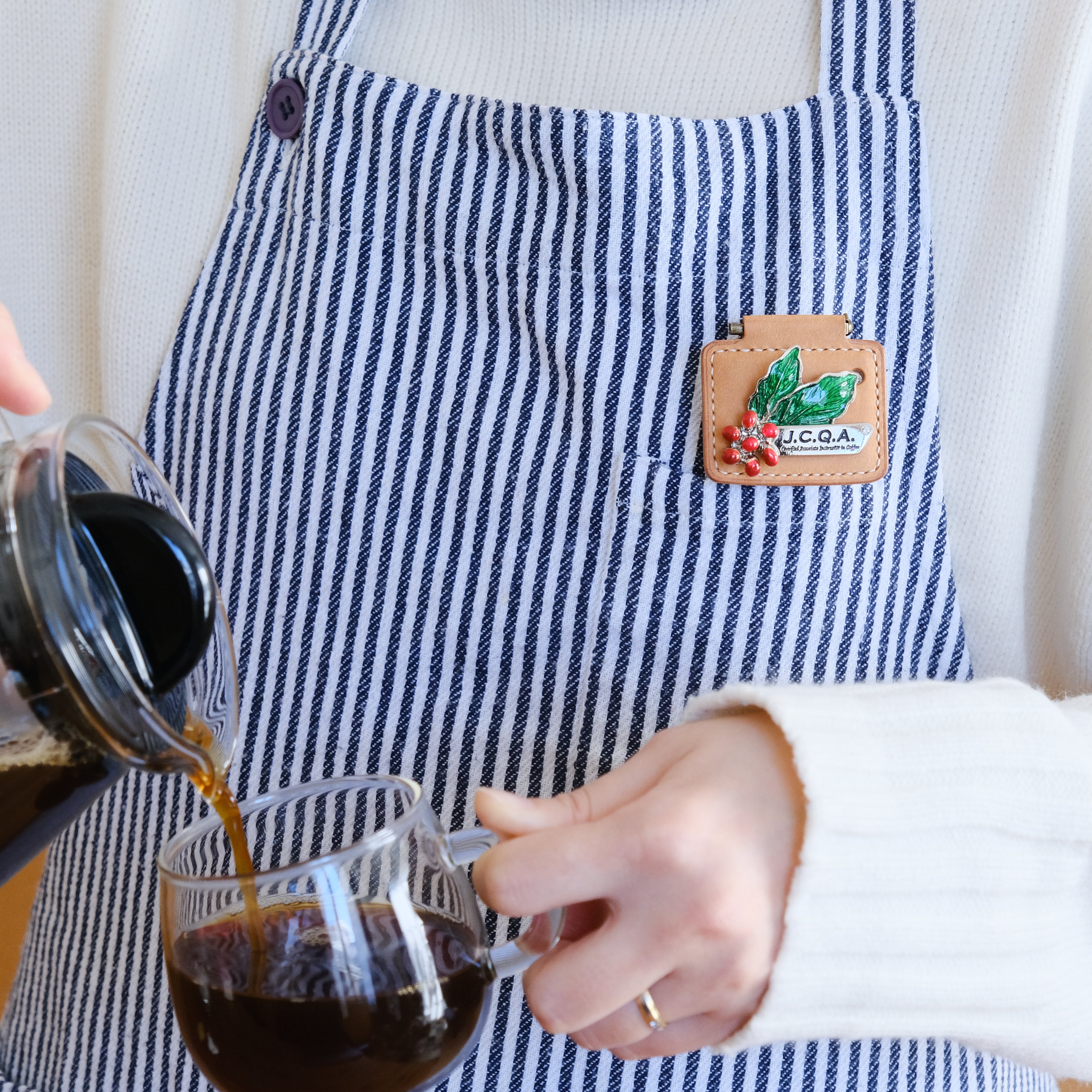 コーヒーインストラクターバッジの台座 革 台布 | solnella-ソルネラ