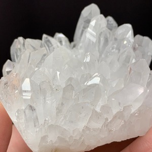 5.水晶クラスター・ハリネズミさん