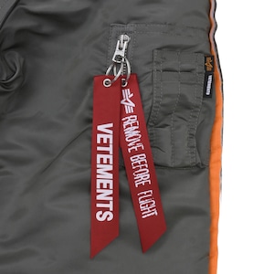 【VETEMENTS】BOMBER WITH ATTACHED HOOD