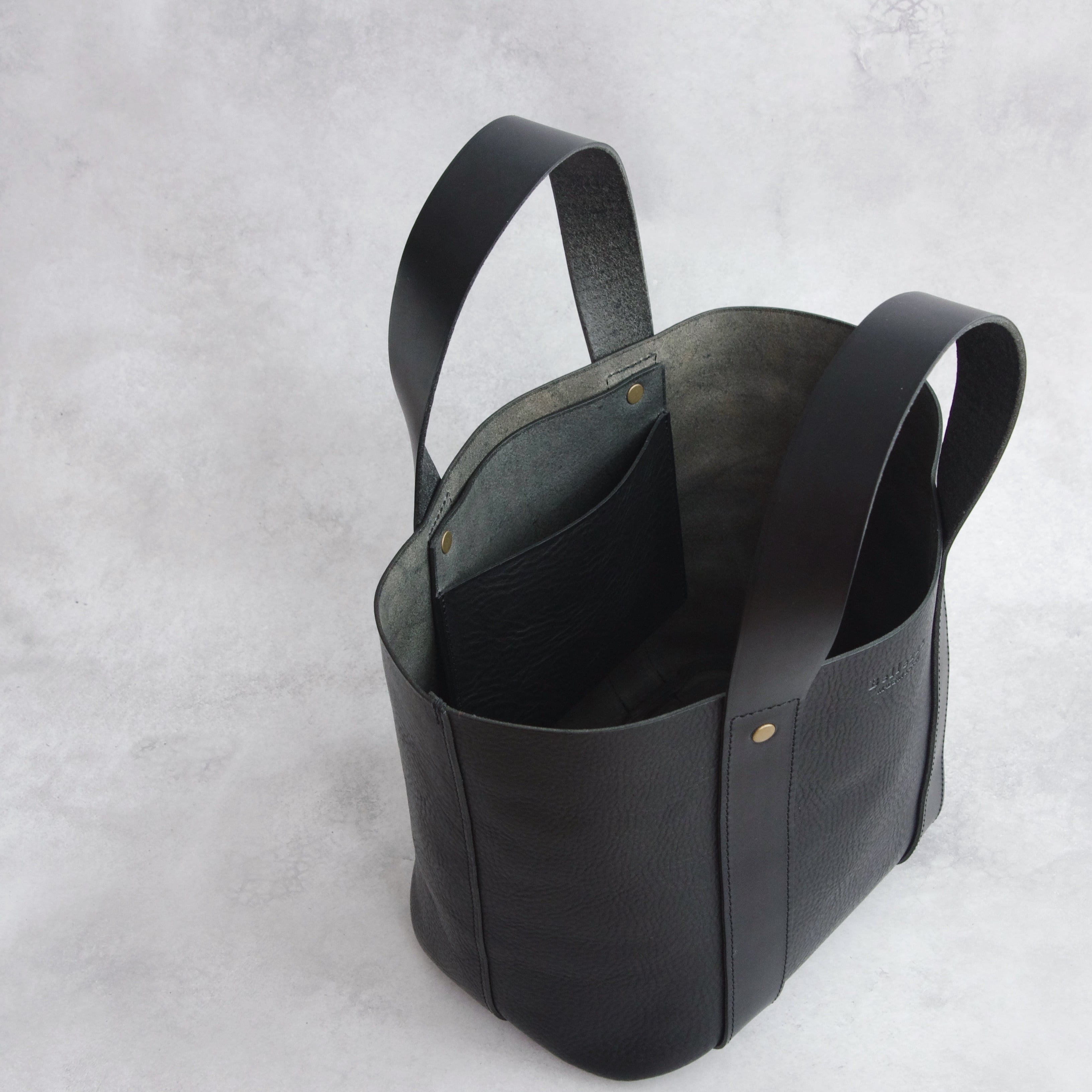 Abel レザーミニトート　ブラック 892737b0f20f10dae4ac8cd47d3ac6