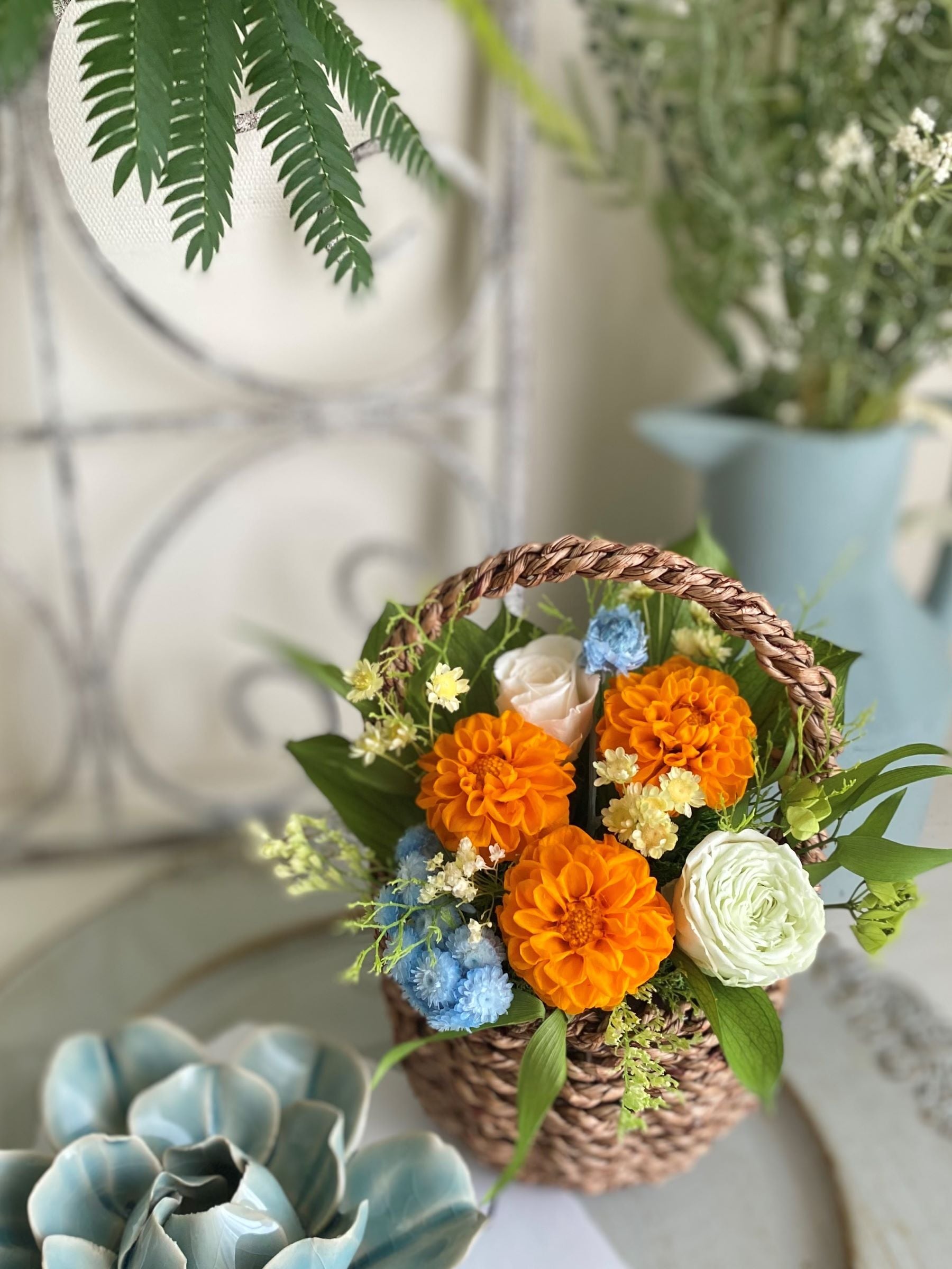 Dahlia オレンジミニダリアのバスケットアレンジ〔プリザーブド