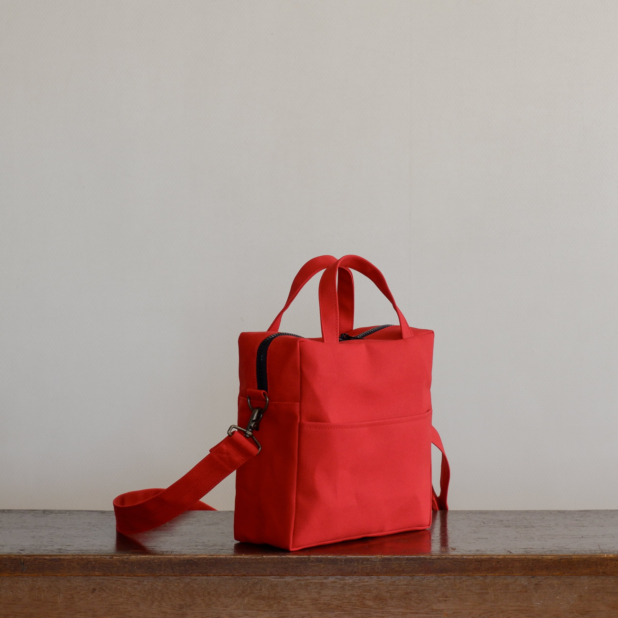 スクエア2wayトート S 赤 / 8号帆布 | aoya bags | シンプルで少し