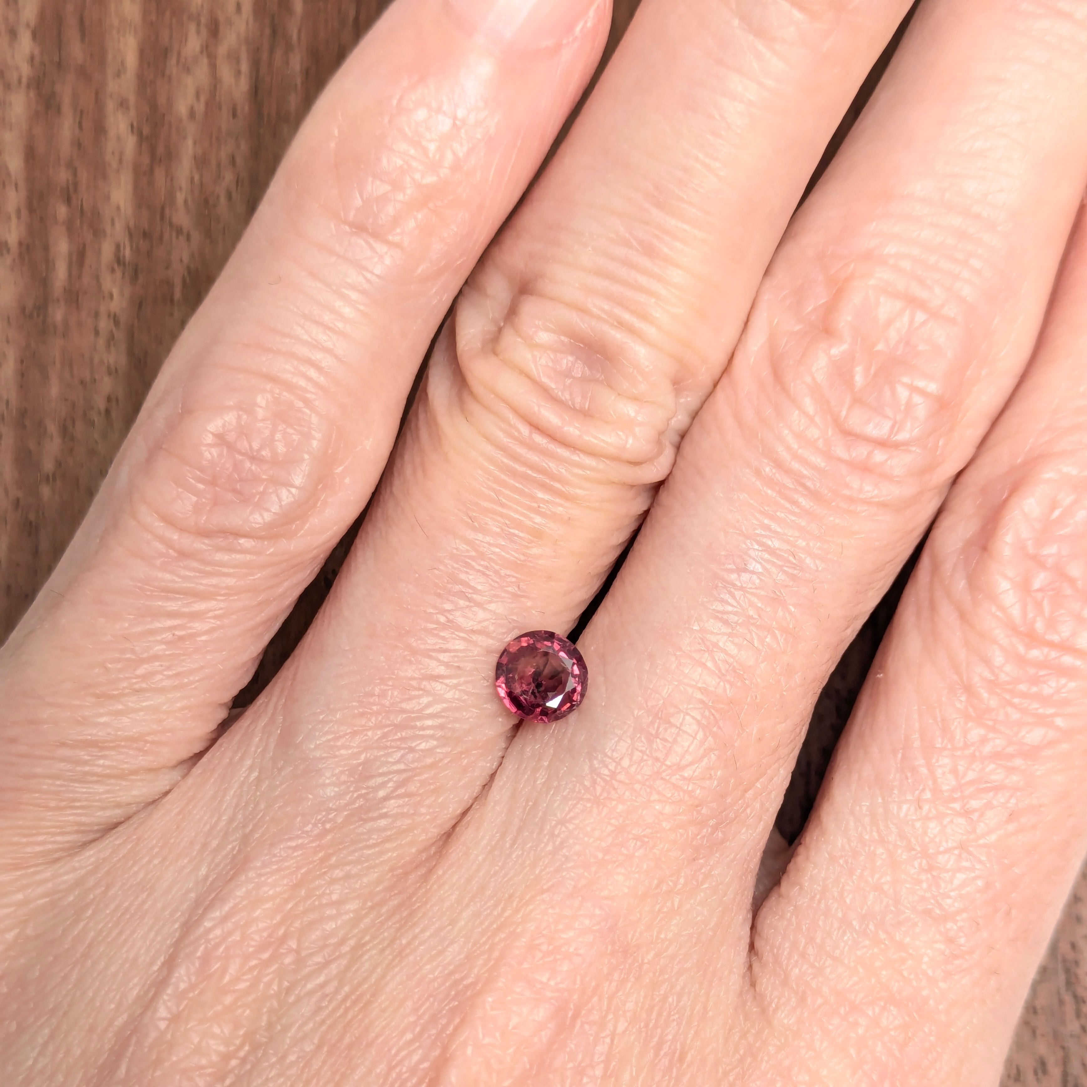 スピネル ミャンマー・モゴック産【0.45ct】PRO207891 | Gem's Subculture