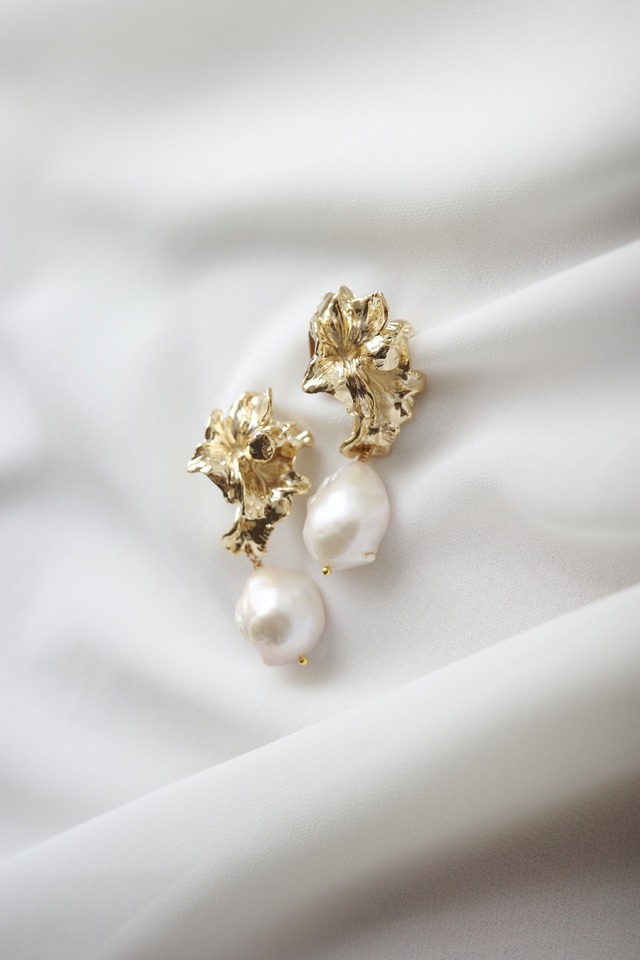 baroque pearl flower