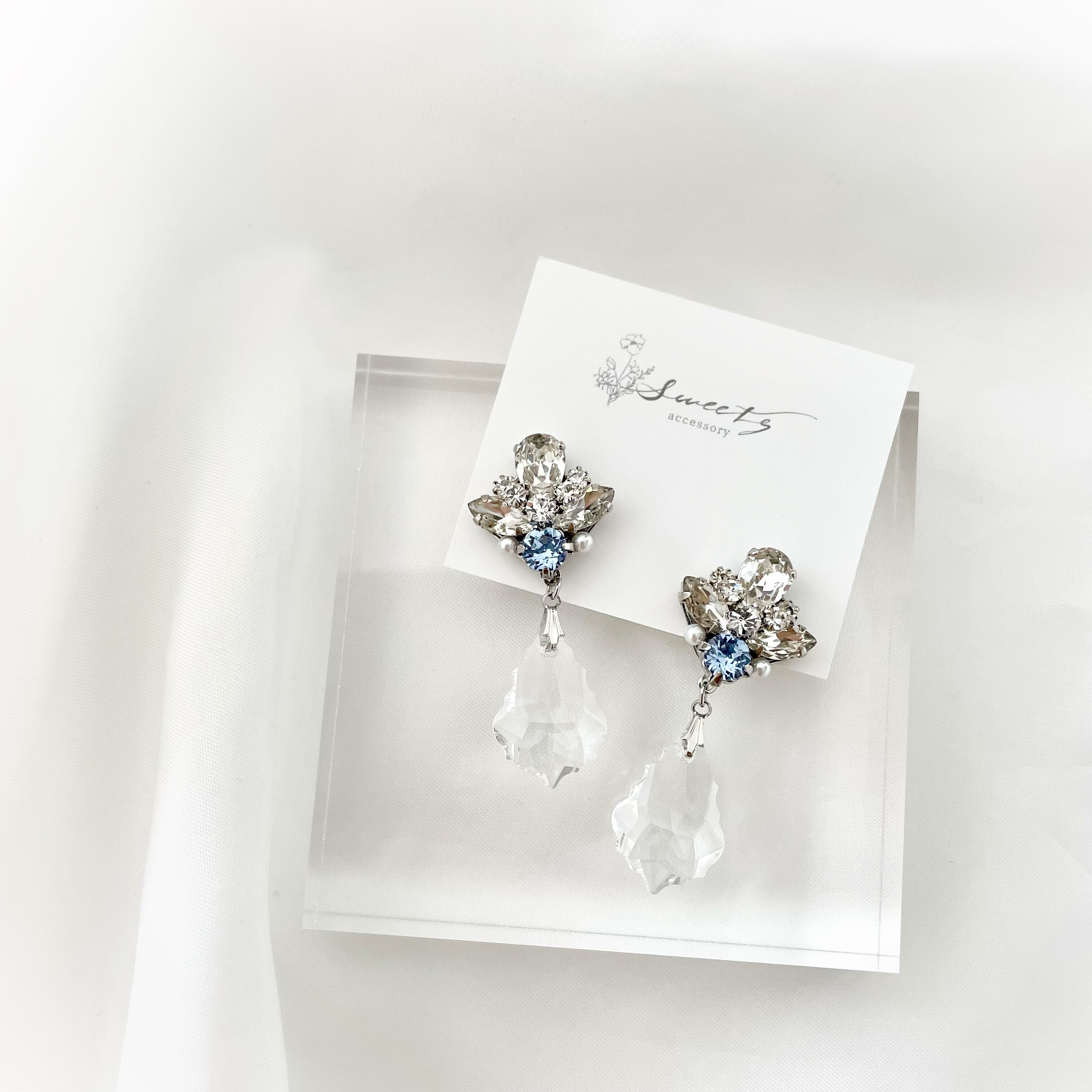 サムシングブルーブルービジューのクリアクリスタルピアス・イヤリング 