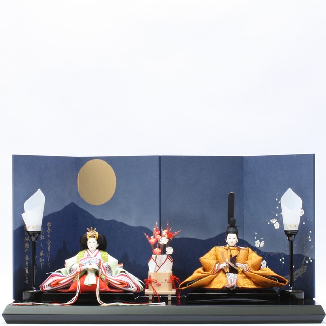 雛人形｜ひな人形｜初節句｜コンパクト｜おしゃれ｜モダン｜インテリア｜プレミアム｜こだわり｜おすすめ｜作家｜伝統工芸士｜京人形｜京雛｜京都｜令和｜梅花の歌｜万葉集｜太宰府｜お内裏様左右《商品名》衣装着親王飾り　京都　三宅玄祥　二世作　慶祝 令和御即位礼 黄櫨染(こうろぜん)　十番　内裏雛　松屋限定品【商品コード32210-0129】