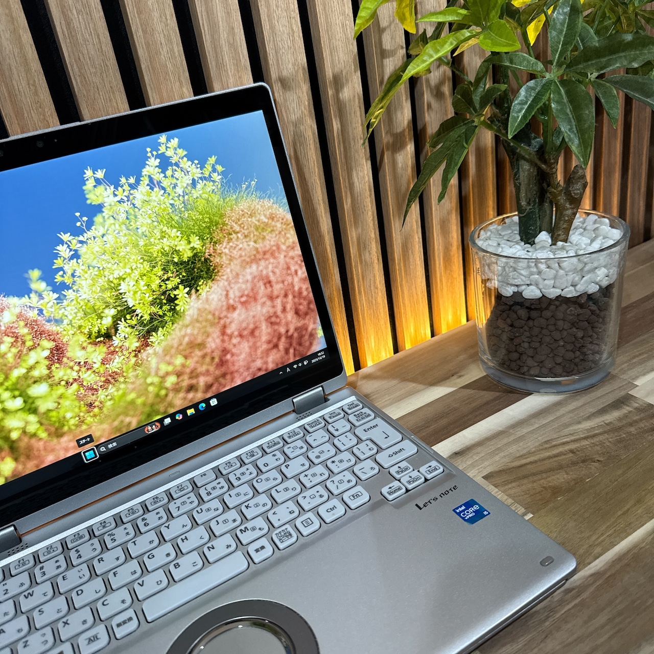 \ 公式ショップ限定価格❣️/ 《希少タッチパネル式》Let's note QV1 第11世代 2in1モデル メモリ8GB SSD256GB ノートPC 安心サポート＆3ヶ月保証付き