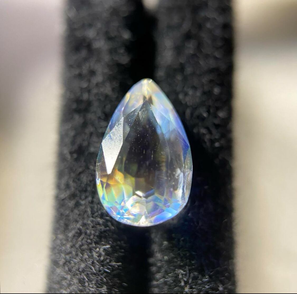 レインボームーンストーン1.20ct 宝石ルース