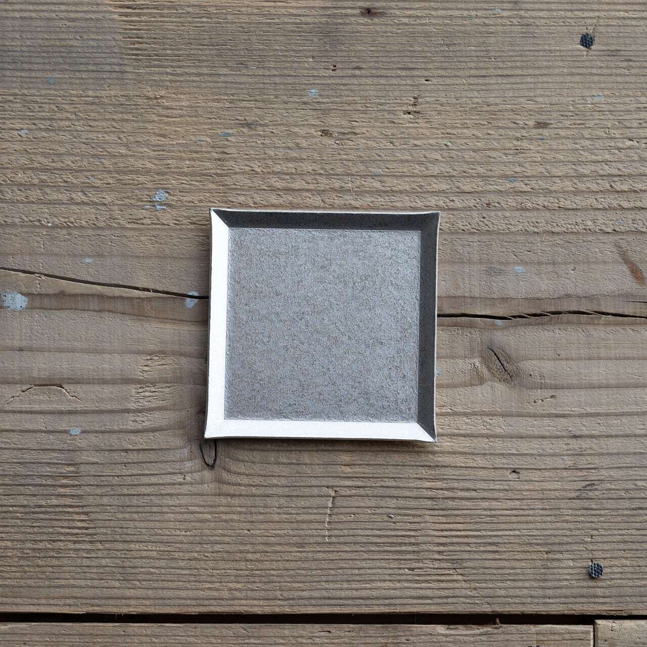 シンプルデザイン錫トレイ》錫のスクエアトレイ（90mm×90mm）｜a.278