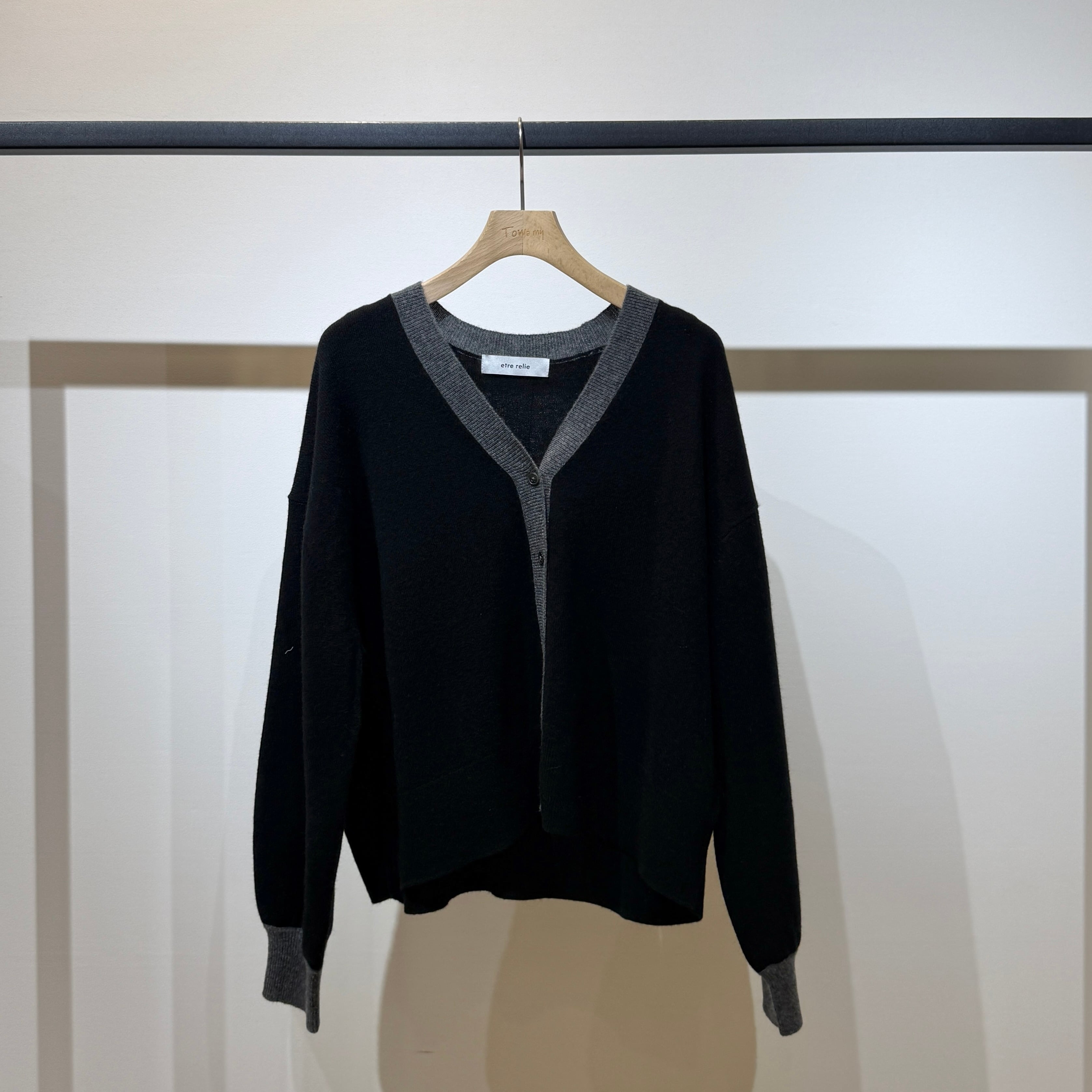 カシミヤVネックカーディガン | トワミーオンラインショップ