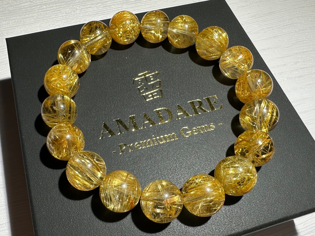 No.746【SSS】ゴールドルチルクォーツブレスレット