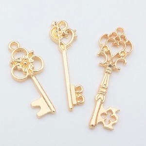 【C524】鍵金属パーツ　4個