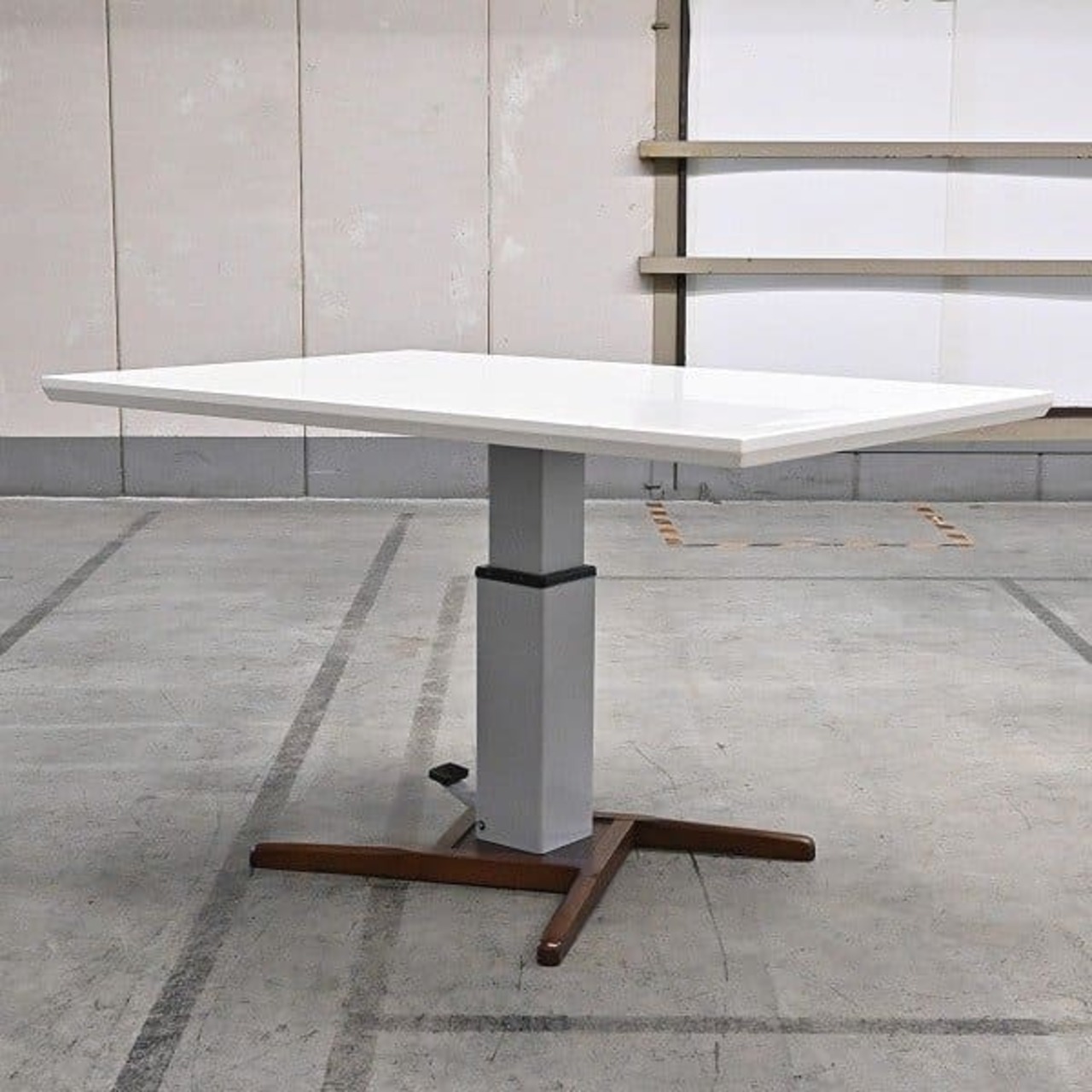 シギヤマ家具工業 6.5万 ダイニングテーブル ホワイト リビングテーブル センターテーブル ナチュラル モダン 天板昇降式 シンプルデザイン【中古家具/中古インテリア/USED家具ユーズド家具/リサイクル】