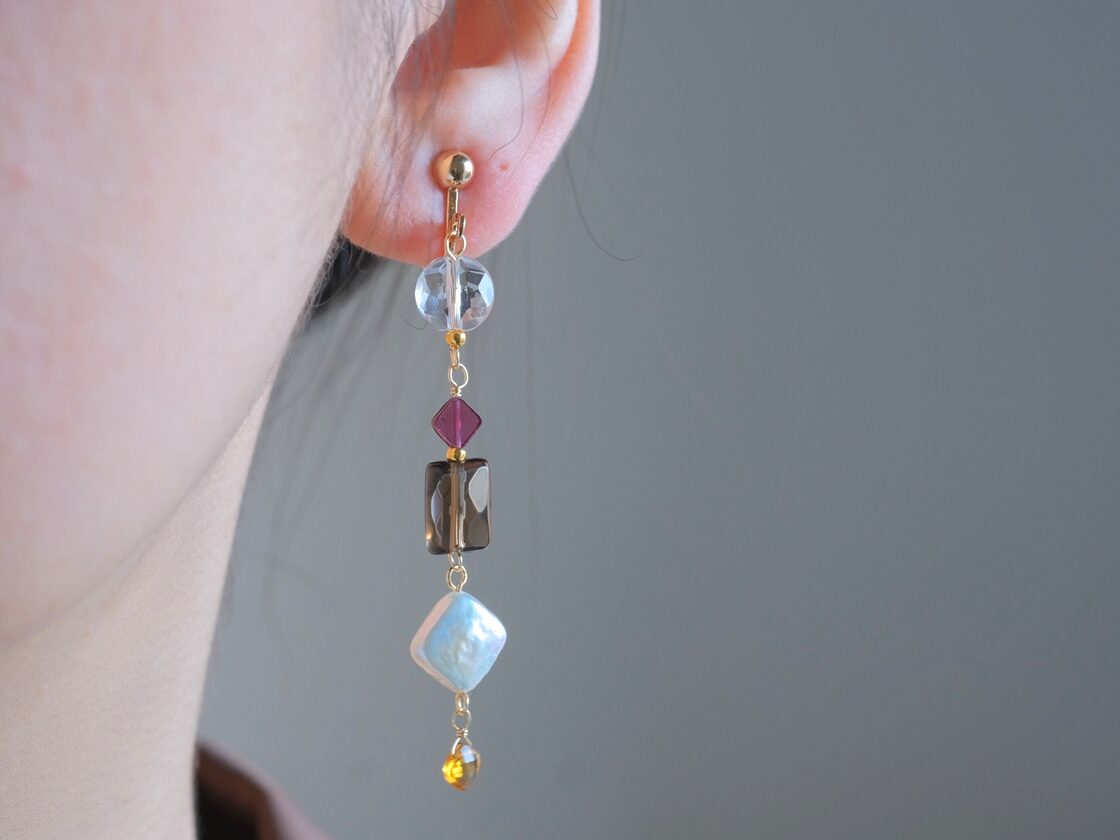 Sólarlagsferð earring：スモーキークォーツ×ガーネット×シトリン×淡水 