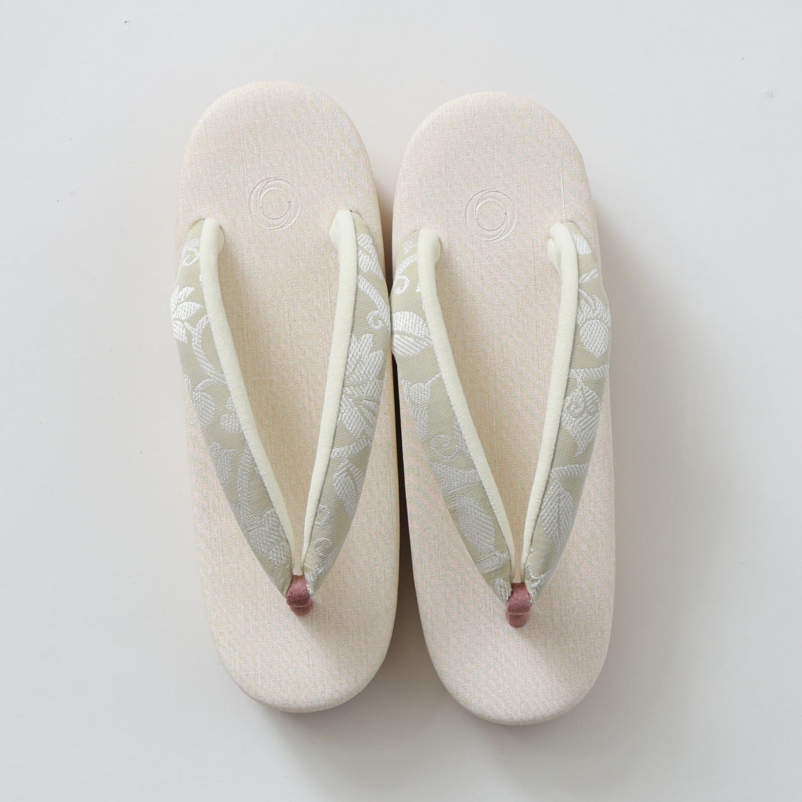 .菱屋カレンブロッソ×OKANO カフェ草履 :クリーム×緑 レディースM