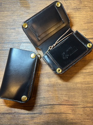 『即納』WK-06FA ミドルトラッカーウォレット マグキングスタンプあり クロムエクセル ブラック ブラス　無色磨き