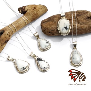 【INDIAN JEWELRY インディアンジュエリー】Navajo WHITE BUFFALO pendant Nila Johnson ナバホ ホワイトバッファローペンダント ニラ・ジョンソン作