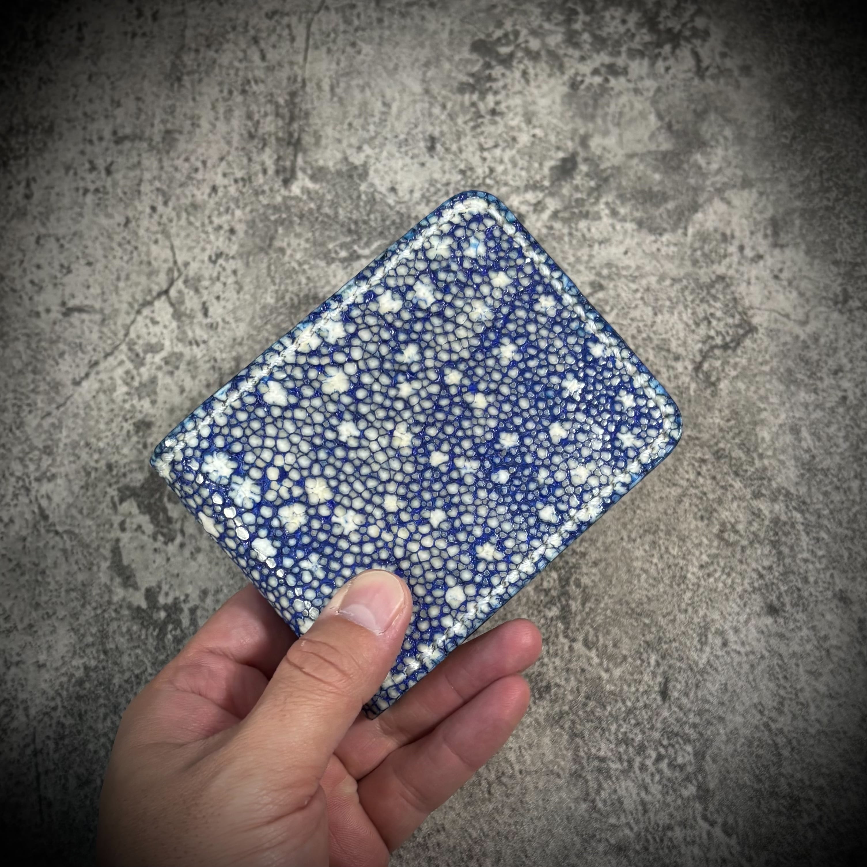 【使用頻度小】スタースティングレイ 梅花皮 ケース ガルーシャ スタースティングレイ 二つ折り 財布 総手縫い 梅花皮 折財布