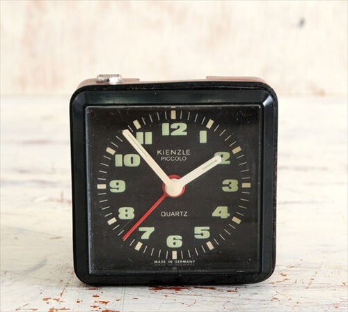 ドイツ製 ヴィンテージ KIENZLE 電池式 目覚まし時計 キンツレー アンティーク時計 アナログ おしゃれ ig1309