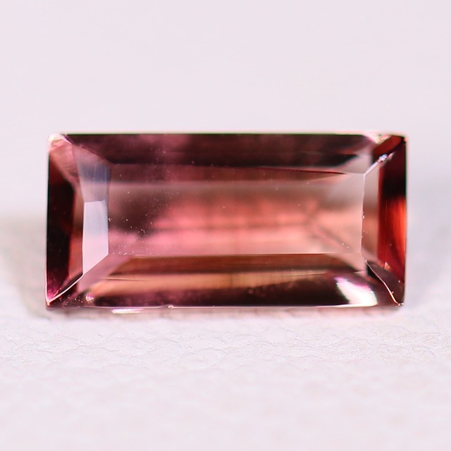 4438『天然バイカラーユークレース』1.58ct ジンバブエ産 ラフロック 