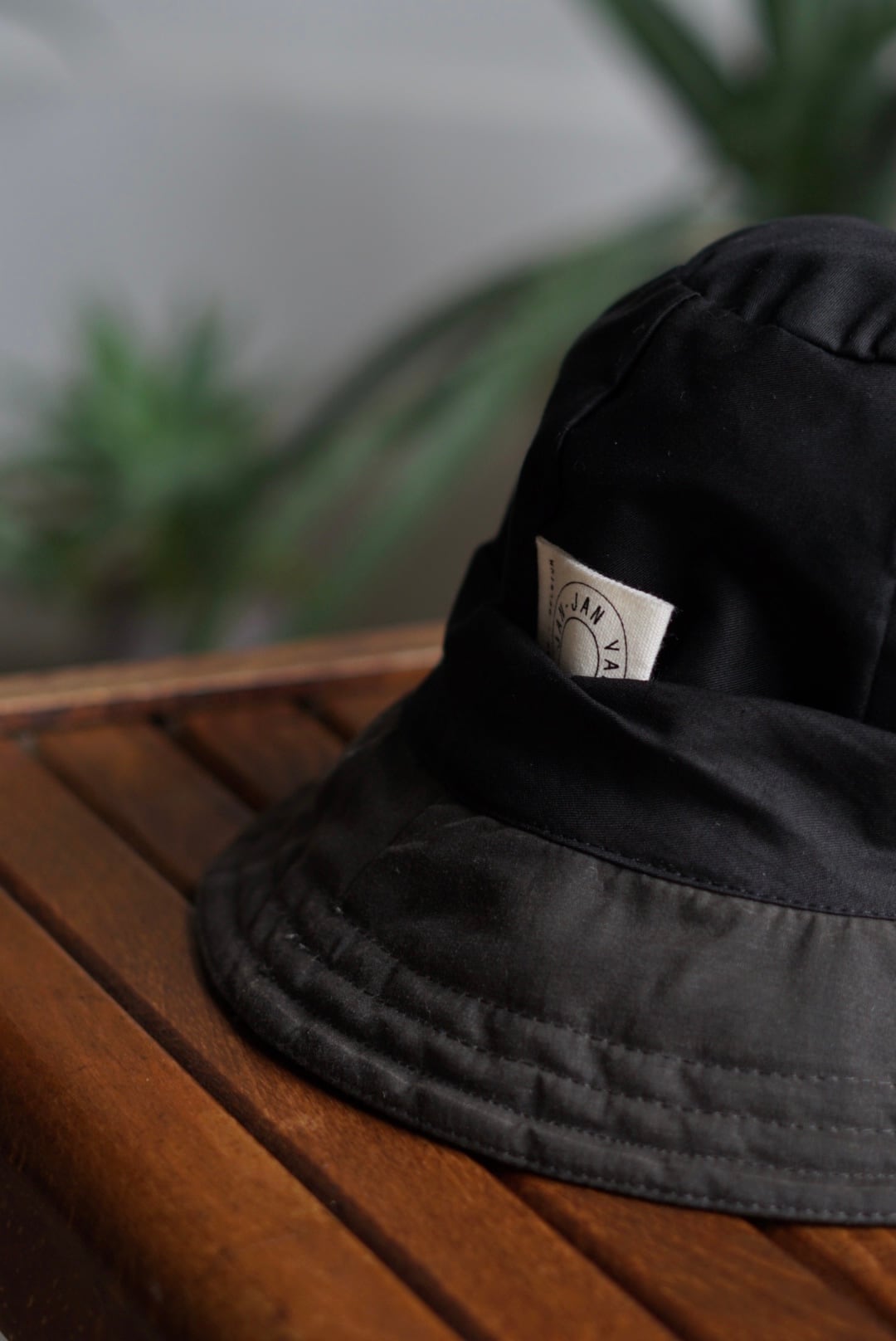 JAN JAN VAN ESSCHE - HAT#6 | Brownie