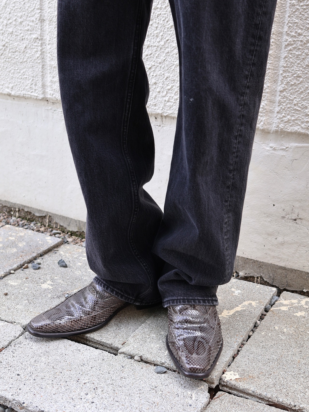 tapered black denim pants