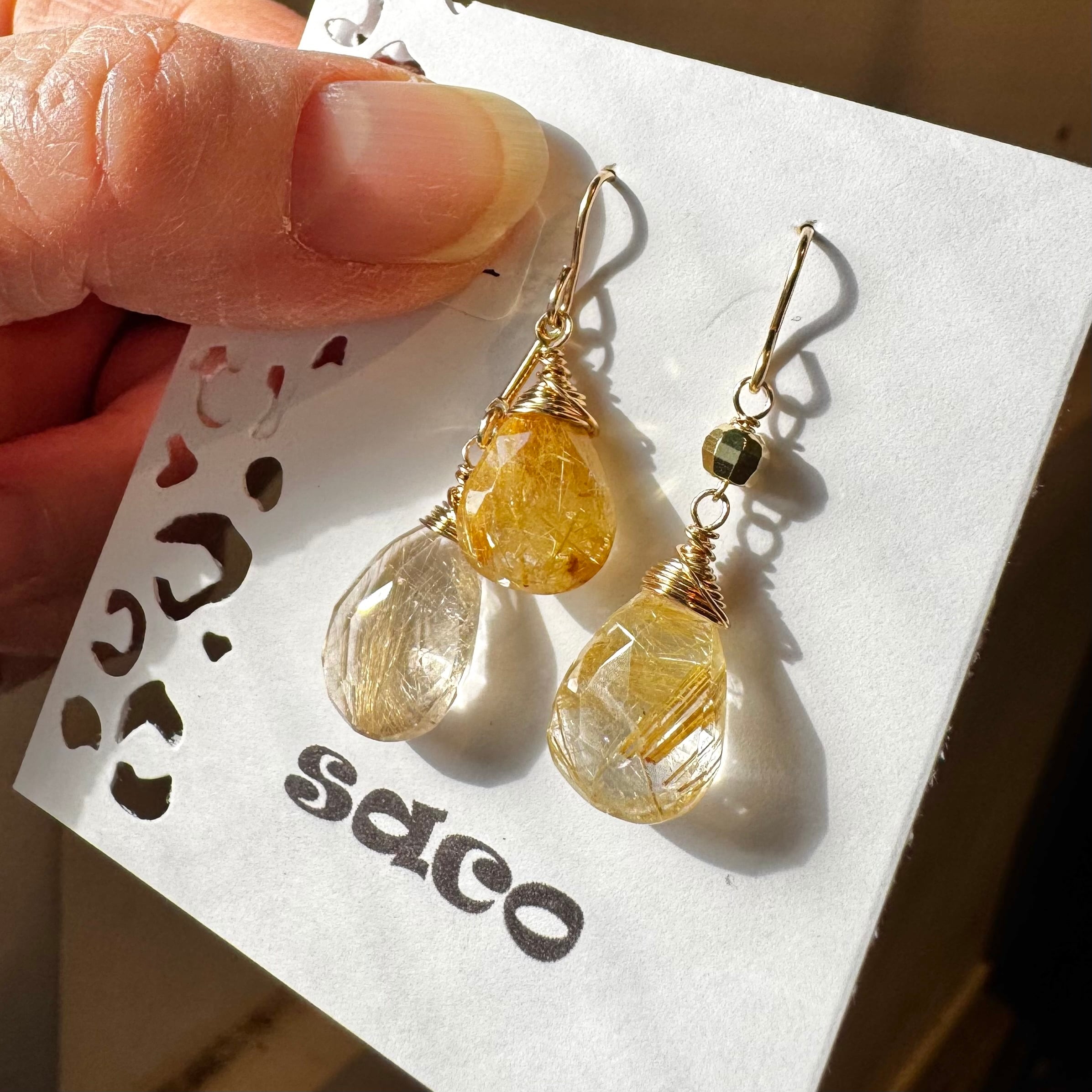 フォッシルコーラル＊ピアス・ピンク系大きめ花柄 | Style du nature