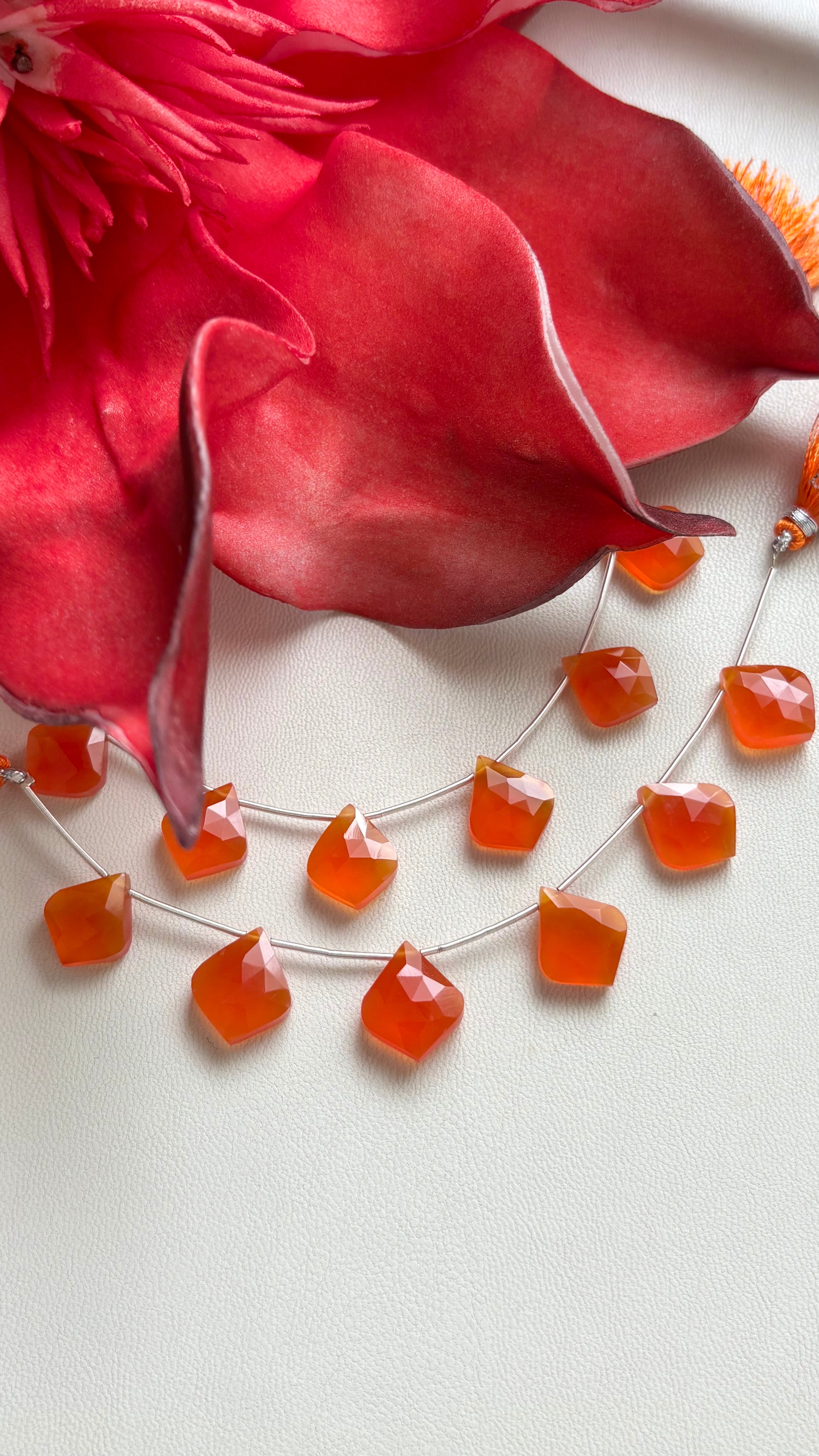 Orange Chalcedony Leaf Cut / オレンジカルセドニー リーフカット