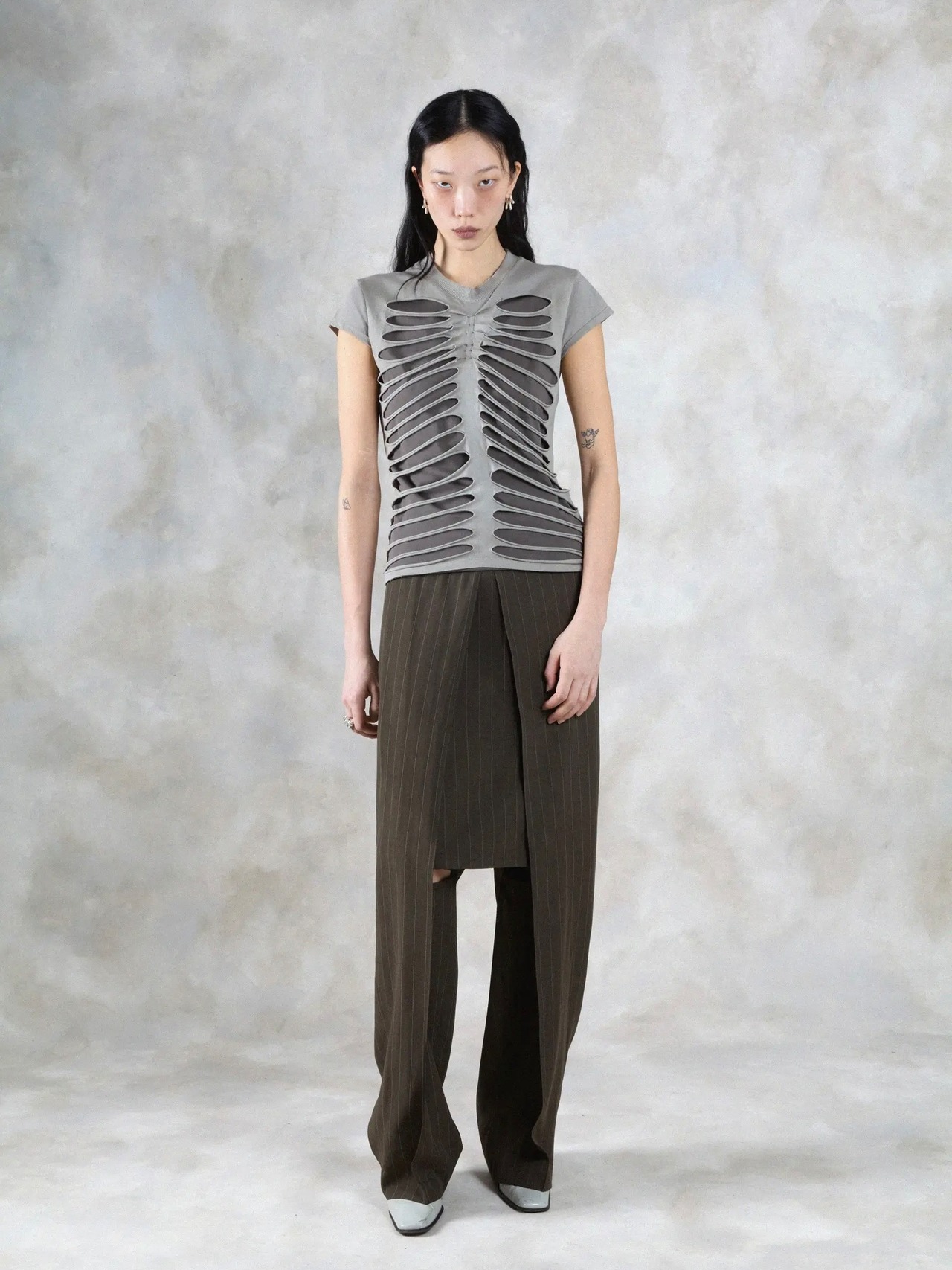 【26SS | WOMEN】AVAVAV アヴァヴァヴ / トップス / Cut-Out Top　F26-TSH-1385 - 4