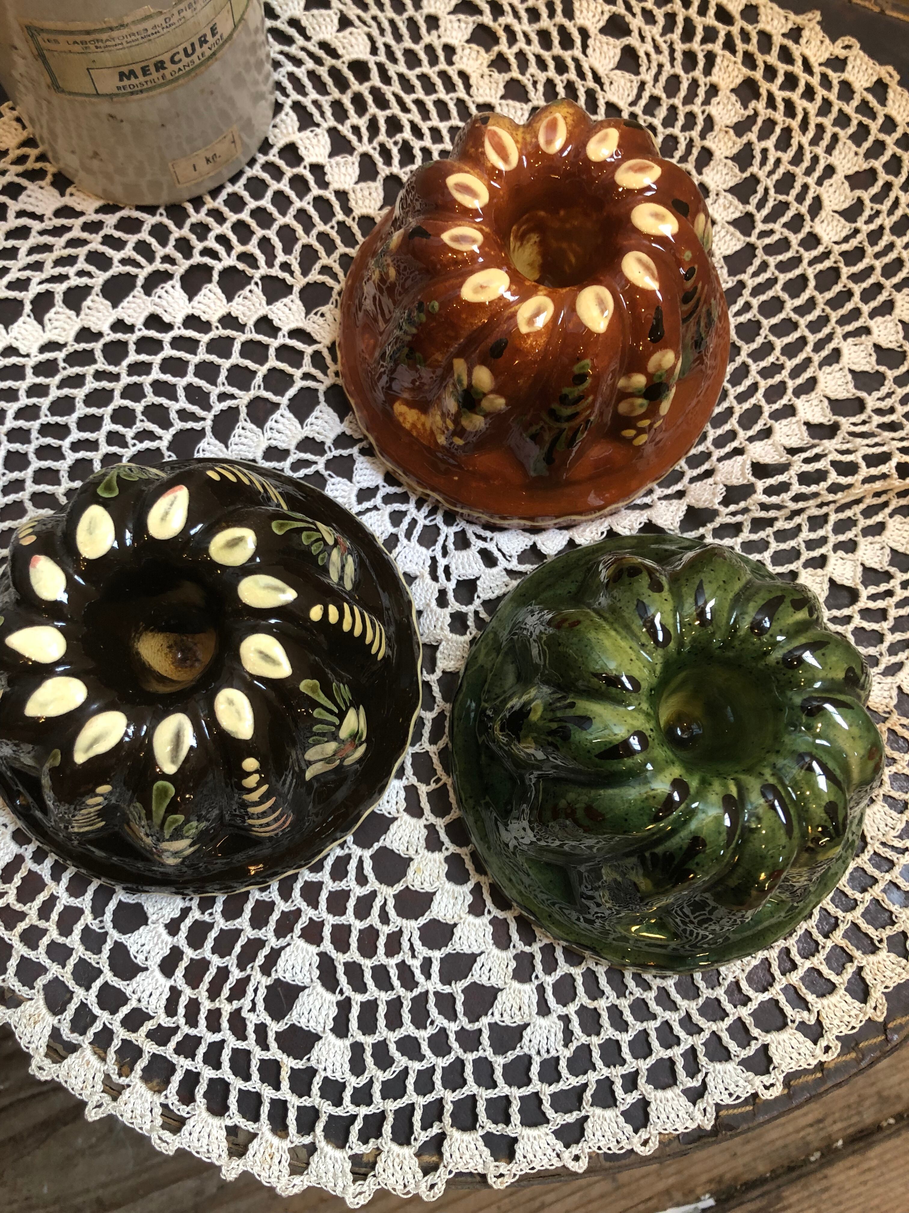 アルザス陶器 クグロフ 美品 アルザス風クグロフ焼型 陶器製 壁掛け可能 ネイビー色