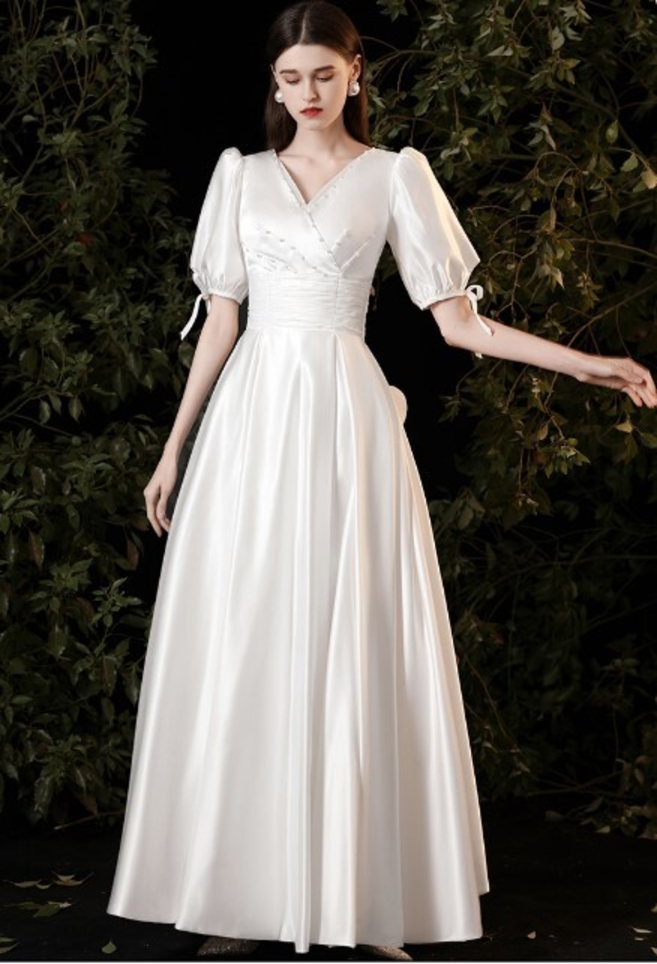 美品！ ウエディングドレス ホワイト Vネックドレス エレガント  