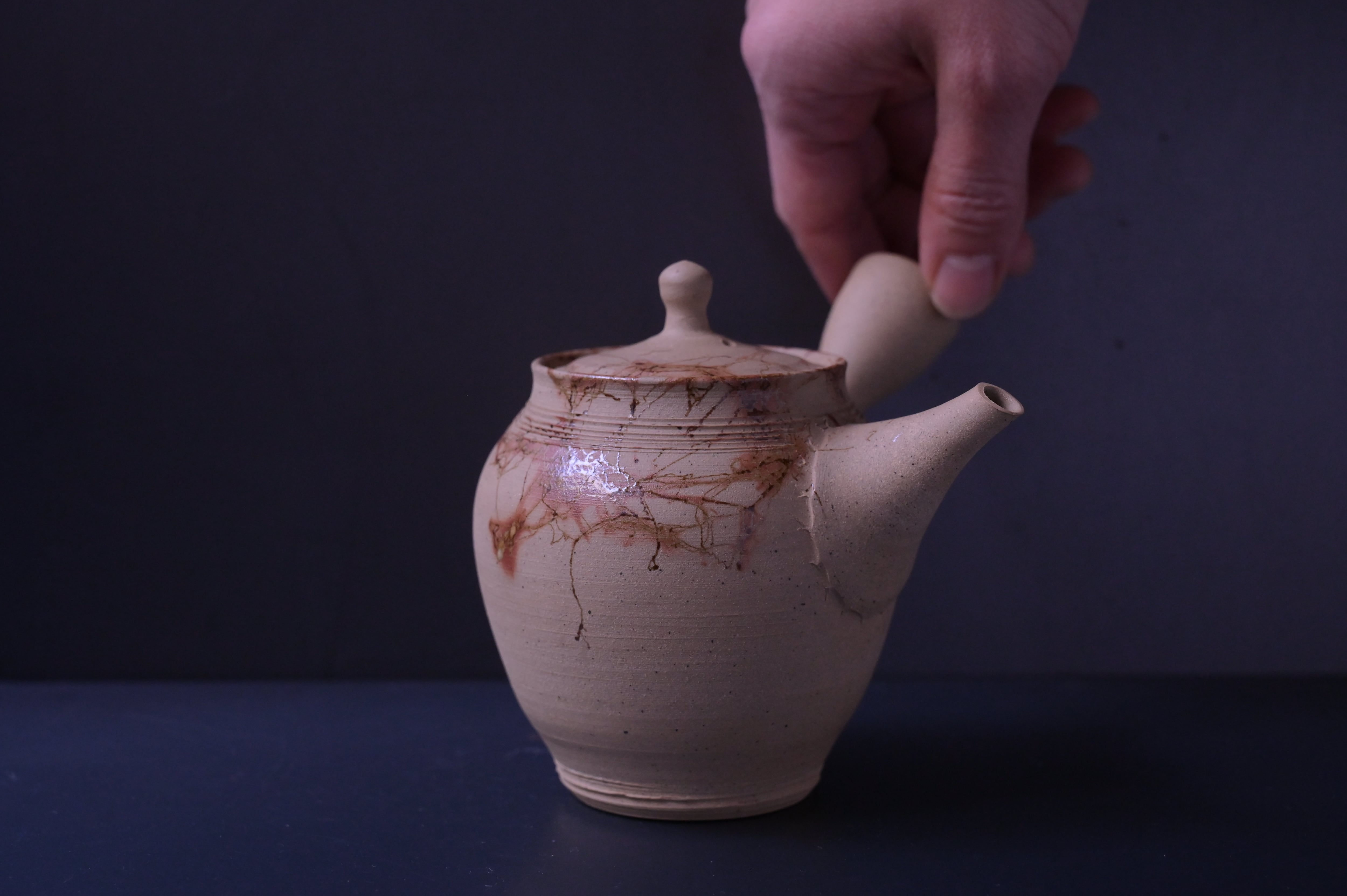 谷川仁 白泥藻がけ茶注 E | 鎌倉倶楽部 茶寮