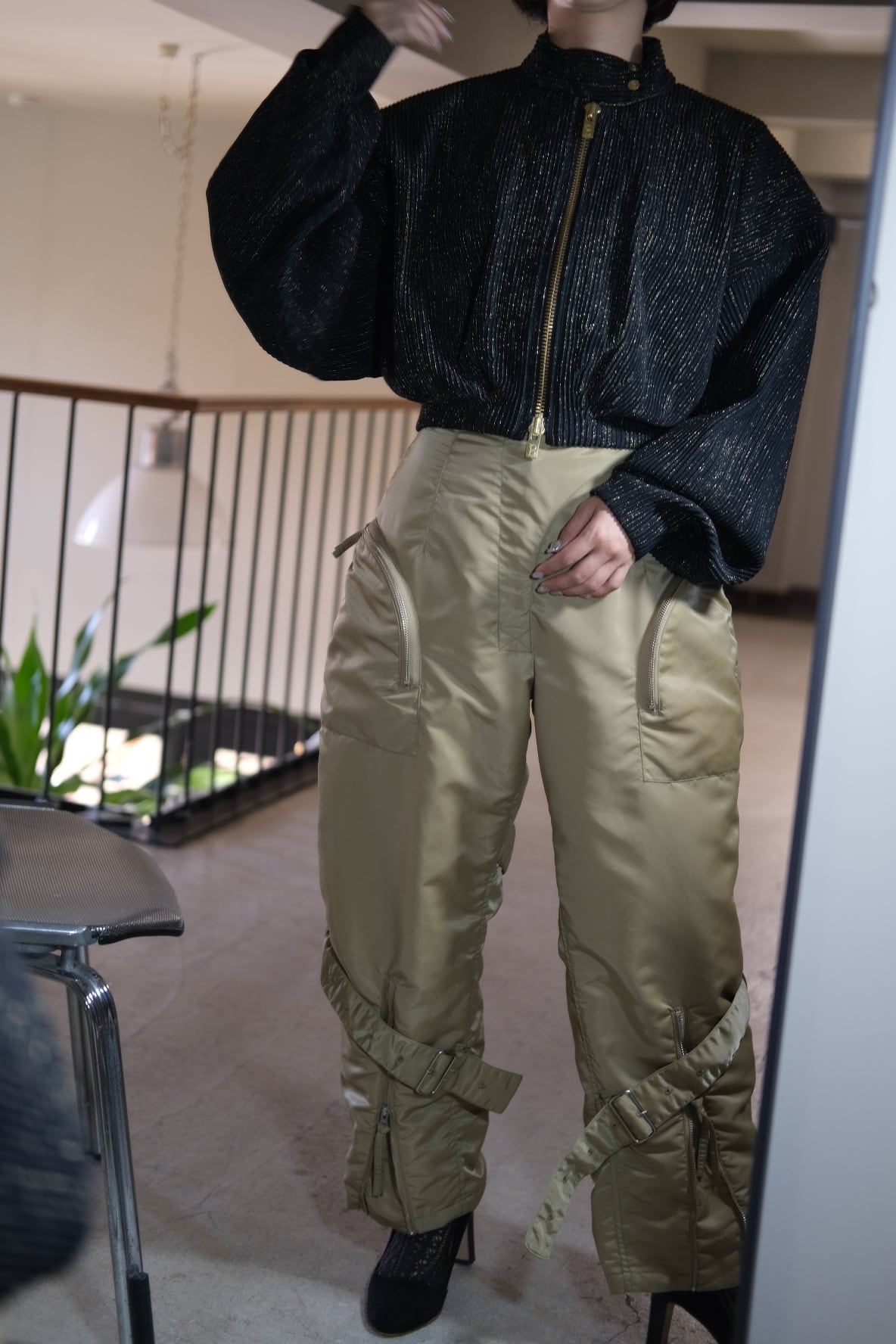 CFCL】HYPHA GLITTER STAND-UP CROPPED BOMBER JACKET | loop