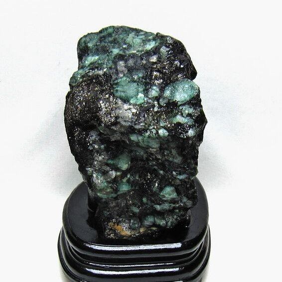 2.1Kg エメラルド 原石 台座付属 一点物 191-582