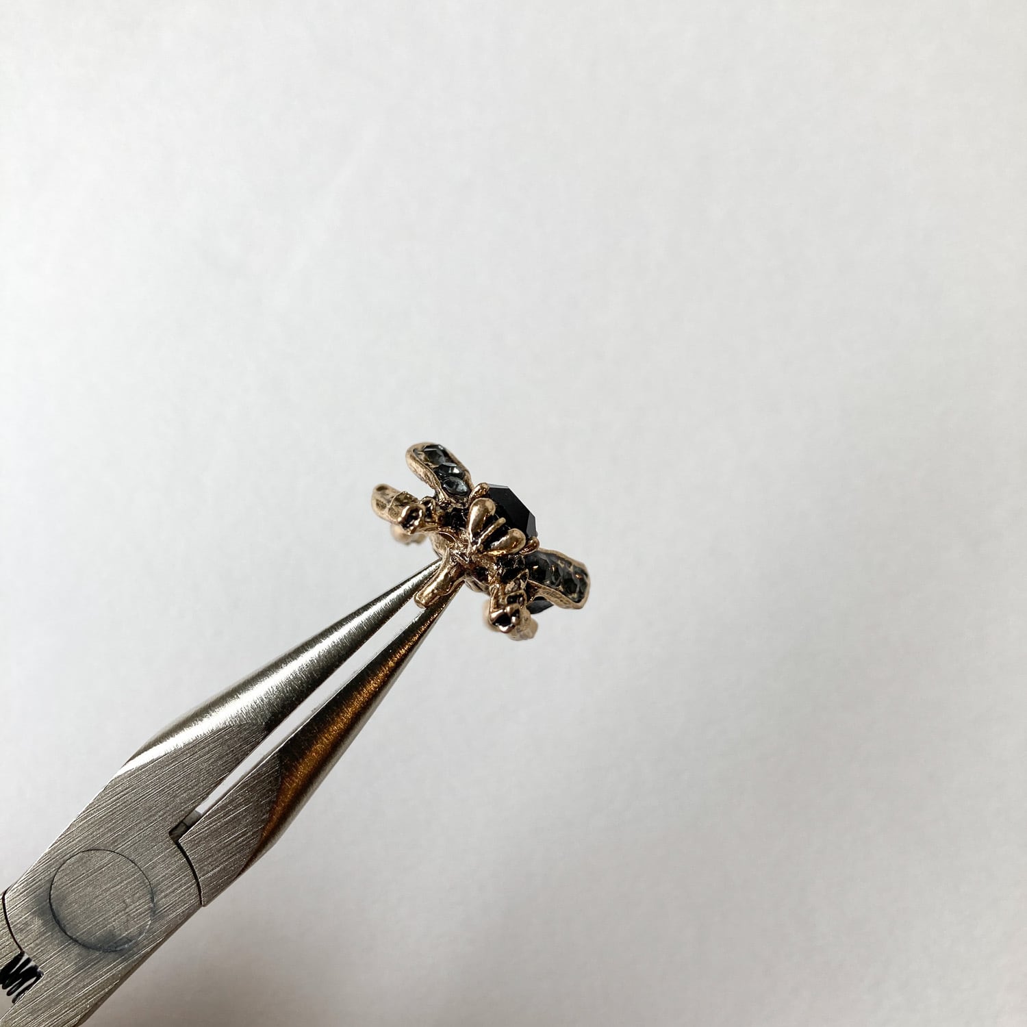ビジュー付き昆虫メタルボタン（25mm） | Dua-アクセサリーパーツショップ