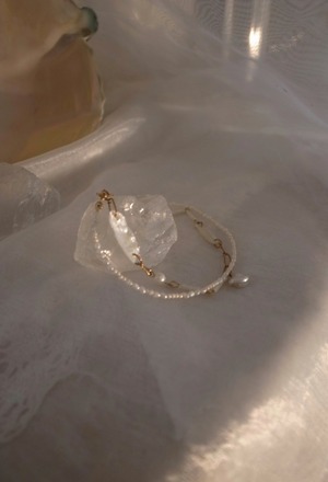 Whiteshell bracelet
