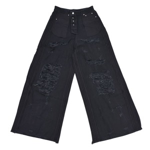 【VETEMENTS】DESTROYED INSIDE-OUT BAGGY JEANS(BLACK)