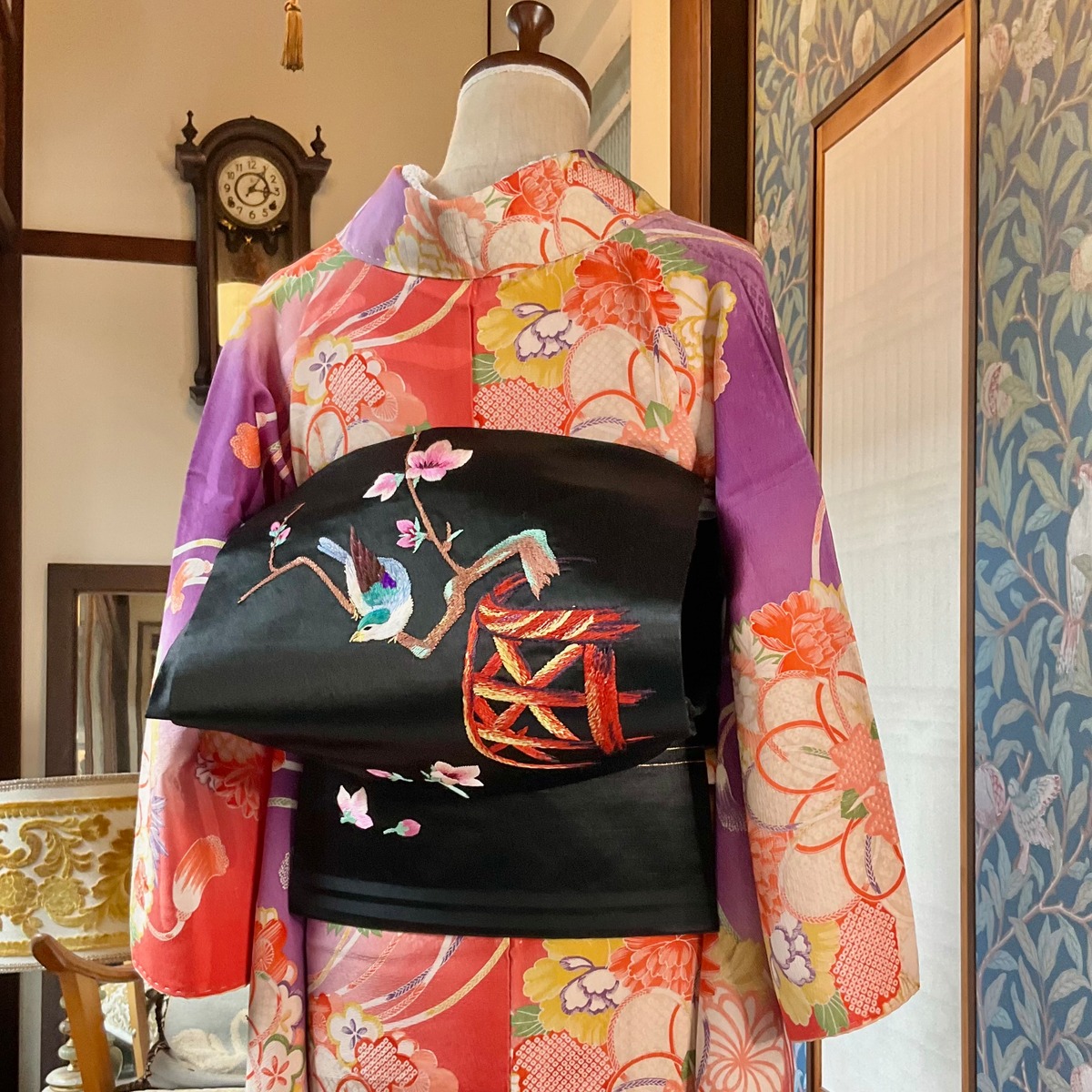 桃の花とさえずり＊小鳥 刺繍 黒繻子 アンティーク名古屋帯 B410 