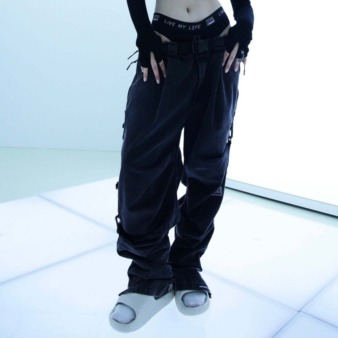 【99％IS】Washed D-ring pants(BLACK) | AYIN