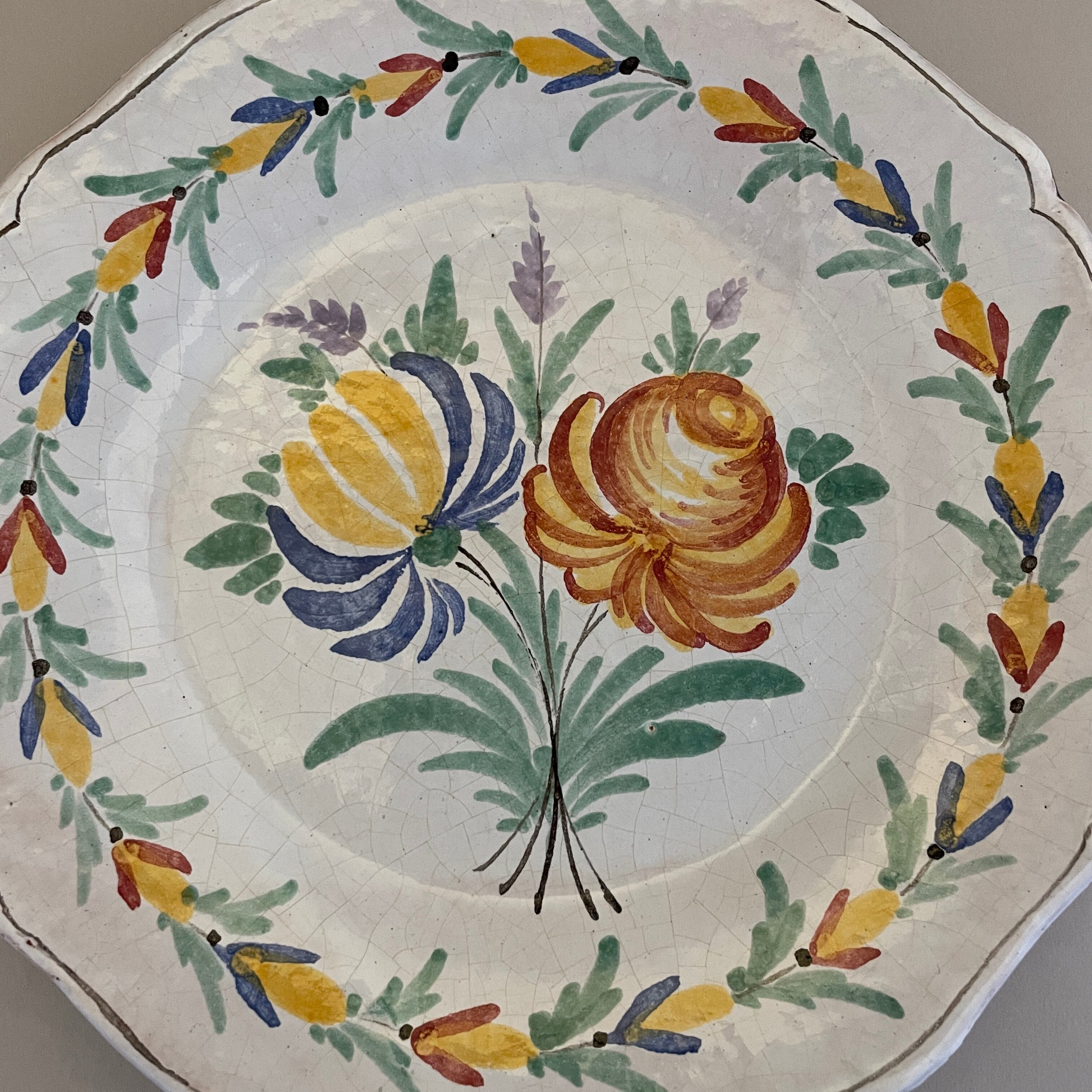 Cul noir faïence de Nevers polychrome à décors de fleurs /色鮮やか