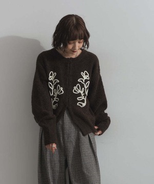 HD255009 テープ刺繍ニットカーディガン brown