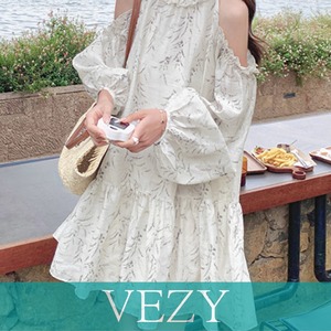 オフショルダー ティアードミニワンピース 花柄 フリルワンピース フェミニン ゆったり チュニックワンピース きれいめ 可愛い夏服 フレアワンピデート ワンピース  VEZY ベジー  ItemNo.【22949784】