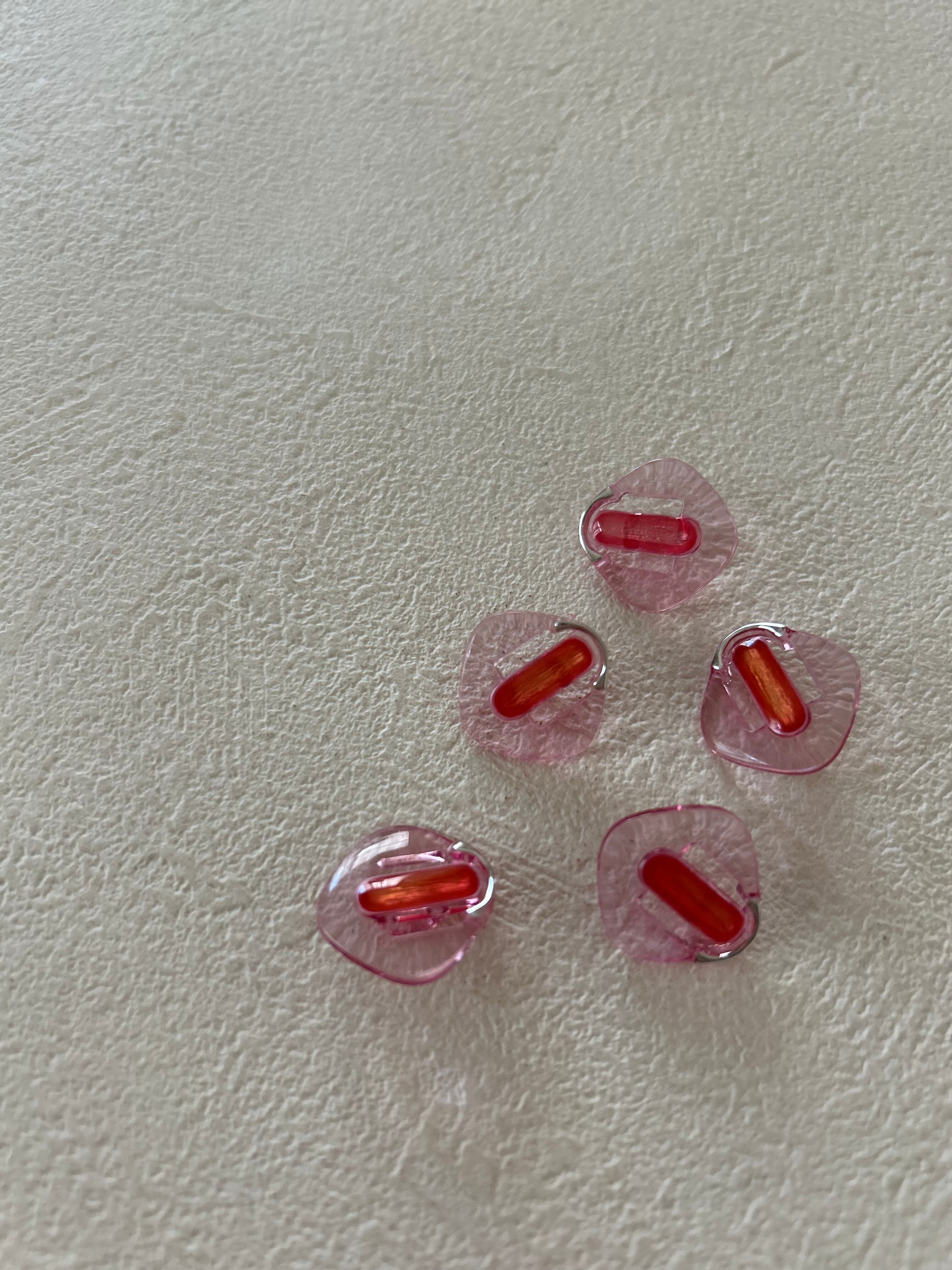 Japanese Vintage ボタン 角なしスクウェア レッド系 15mm クリア 透かし カボション 昭和レトロ アクセサリーパーツ 装飾材 カルトナージュ