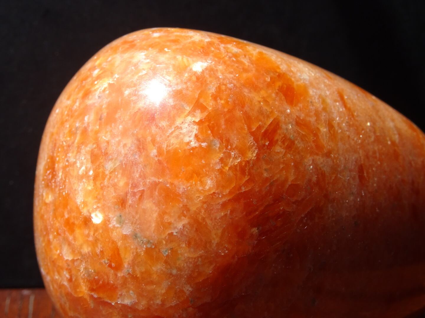 マグマカルサイト」 オレンジカルサイト・Bigタンブル | 虹石屋