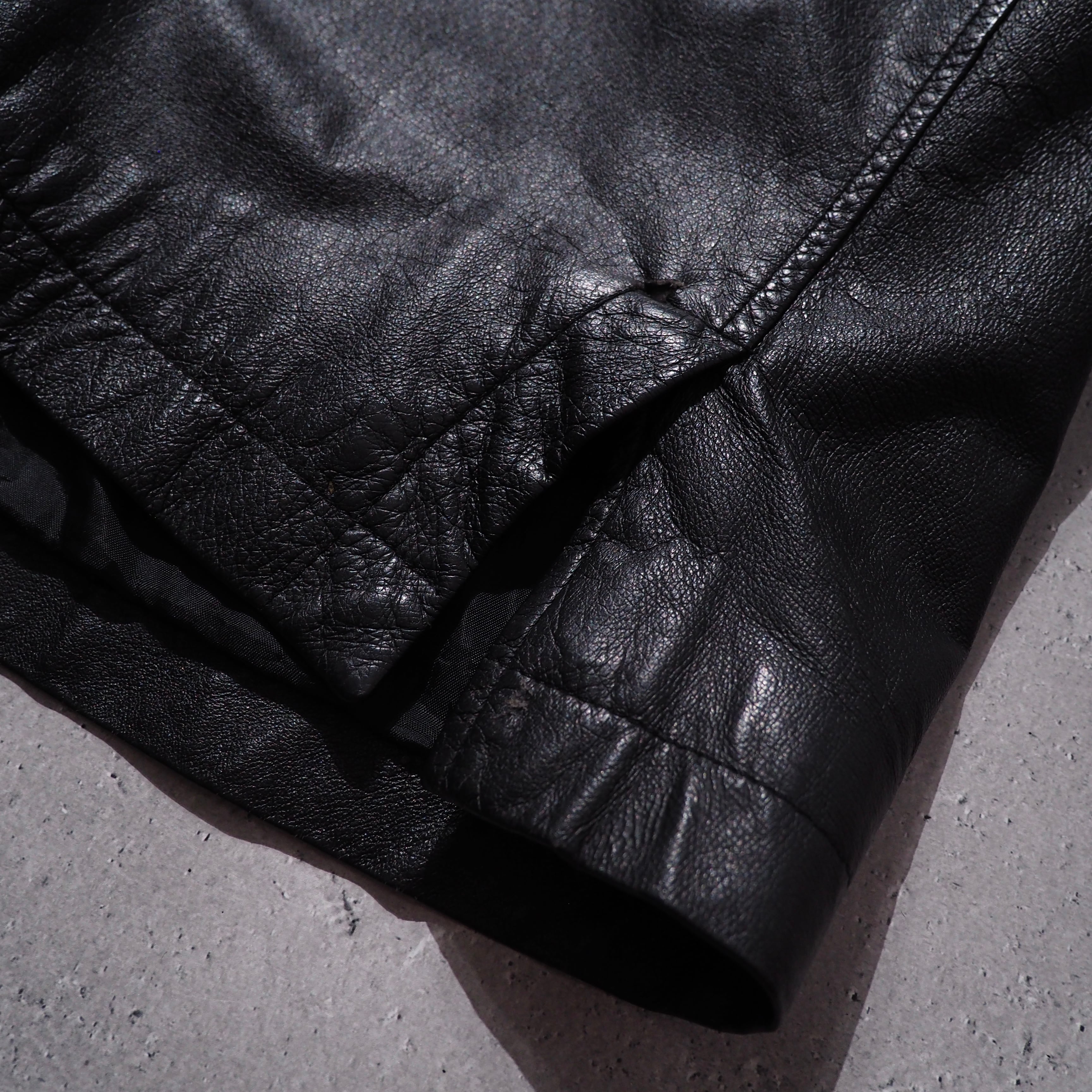 " Unknown " Black Over silhouette vintage leather jacket