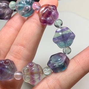 4.カラフル☆肉球フローライト・ブレスレット