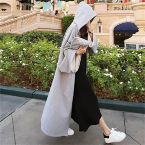 【送料無料】 アウター ロングコート パーカー 羽織り ロング マキシ丈 長袖 フレア袖 Vネック フード付き フレア Aライン ファスナー かわいい 大人可愛い 綺麗 シンプル カジュアル 大人 上品 おしゃれ お洒落 大人女子 こなれ感 コンサバ 定番アイテム 体型カバー ガーリー 無地 春 秋 オールシーズン シーズンレス 女性 レディース ママ 20代 30代 40代 お出かけ 女子会 お呼ばれ お茶会 授業参観 休日 アウトドア 着回し ファッション スタイル 楽ちん オーバーシルエット