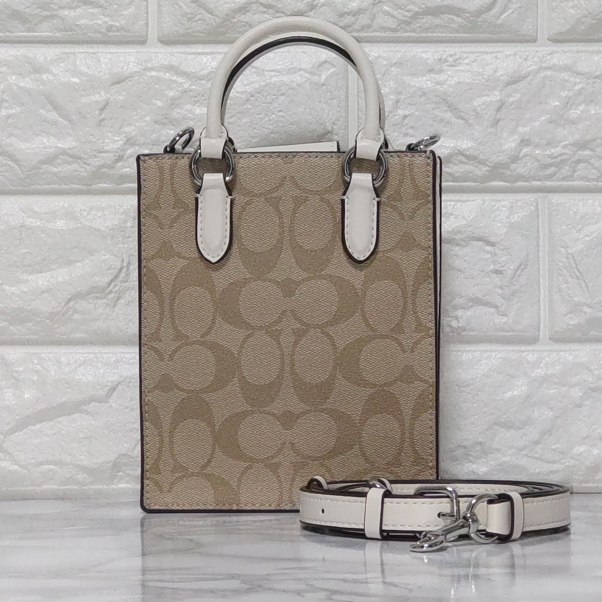COACH コーチ ショルダーバッグ ミニバッグ 新作 ライトカーキ 未使用  